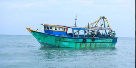 හෙරොයින් සහ අයිස් කිලෝ 300ක් සමග ධීවර බෝට්ටුවක් මාට්ටුවෙයි