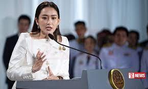 තායිලන්ත අගමැතිනියගේ සේවය අත්හිටුවයි