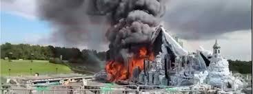 බෙල්ජියමේ Tomorrowland ප්රධාන වේදිකාව ගින්නකින් විනාශ වෙයි