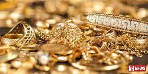 නිවෙස් හිමියාට පොළු පහරදී දේපළ කොල්ලකයි