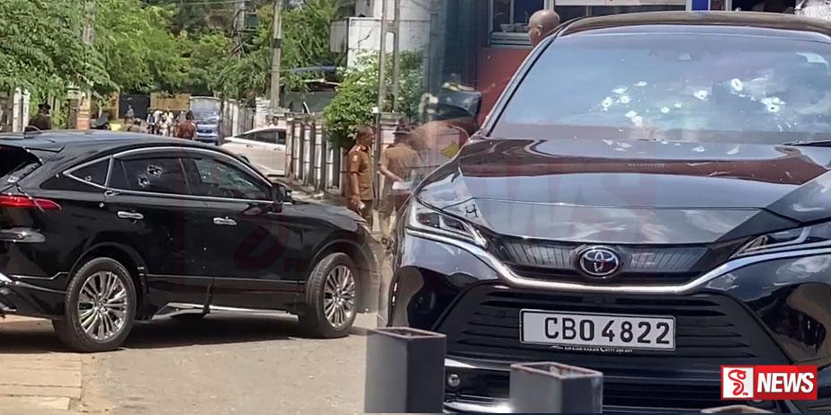 UPDATE: කඳානේ වෙඩි තැබීම – අයෙක් මරුට – හිටපු ඇමැති මංගලගේ ලේකම්ටත් තුවාල