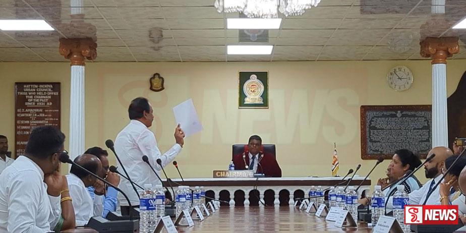 මංගල සභාවට සභාපති දැම්ම යෝජනාව ආණ්ඩු පක්ෂයත් විපක්ෂයත් ප්රතික්ෂේප කරයි