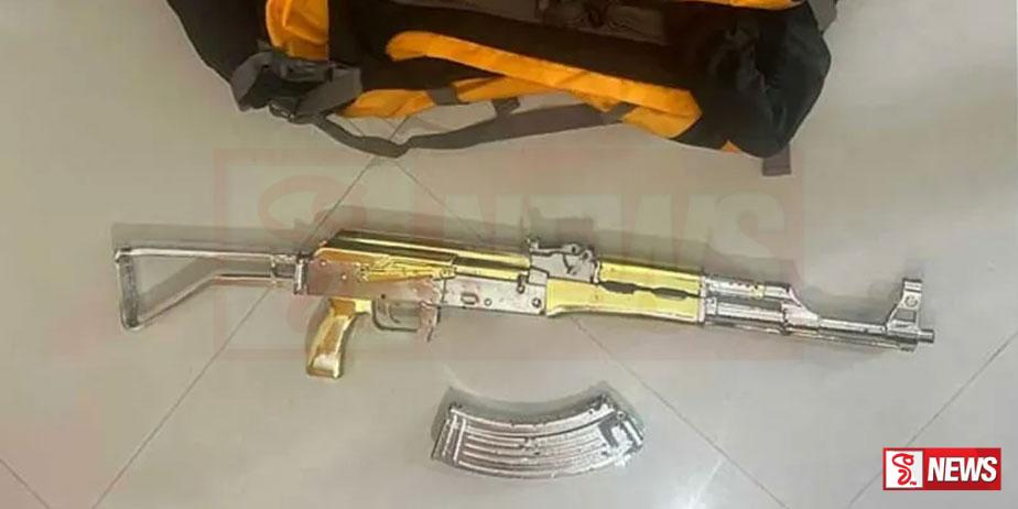 රන් ආලේපිත ටී56 ගිනි අවියේ පළමු සැකකාරියටත් ඇප