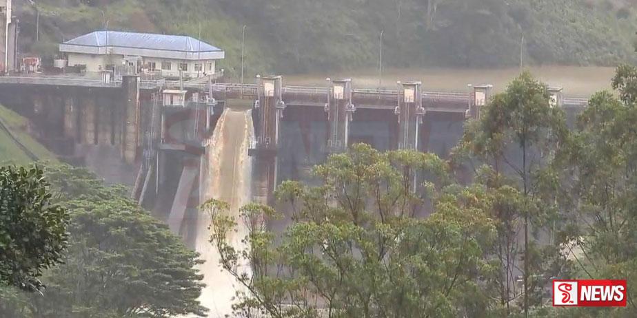 ඉහළ කොත්මලේ ජලාශයේ වාන් දොරටුවක් තවදුරටත් විවෘතයි