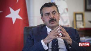 තුර්කි අධ්යාපන ඇමති යූසුෆ් ටෙකින් දිවයිනට