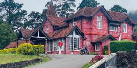 නුවරඑළිය තැපැල් කාර්යාලය නැරඹීමට පැමිණෙන සංචාරකයින් දැඩි අපහසුතාවයක