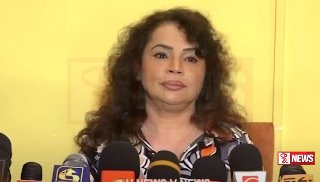 ඩයනගෙන් ජනපති අනුරට රෝස මල් මිටක් – VIDEO –