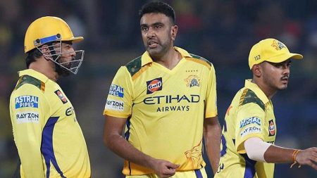 ඉන්දියාවේ සුපිරි වැඩ්ඩා ක්රිකට් පිටියෙන් සමුගනී