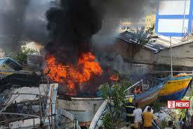 ගාල්ල ධීවර වරායේ යාත්රා කිහිපයක ගින්නක්