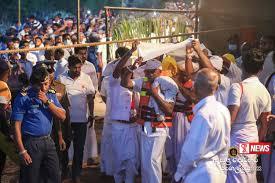 ඇසළ පෙරහරේ දිය කැපීමේ චාරිත්රය ඉටුකෙරේ