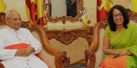 කාදිනල් හිමිපාණන් අධ්යාපන ප්රතිසංස්කරණ ගැන ඉල්ලීමක්