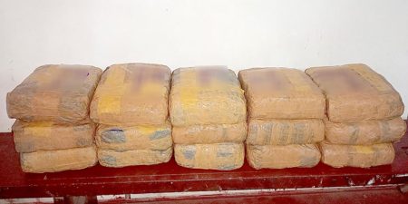 රුපියල් මිලියන 6කට අධික වටිනා කේරළ ගංජා සමග දෙදෙනෙක් කොටු