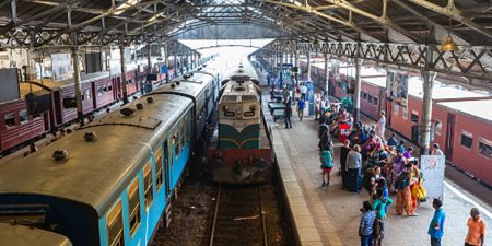 මීගමුවෙන් විශේෂ දුම්රියක්