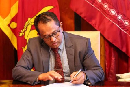 පනත් කෙටුම්පත් දෙකක් සදහා කථානායකගේ සහතිකය