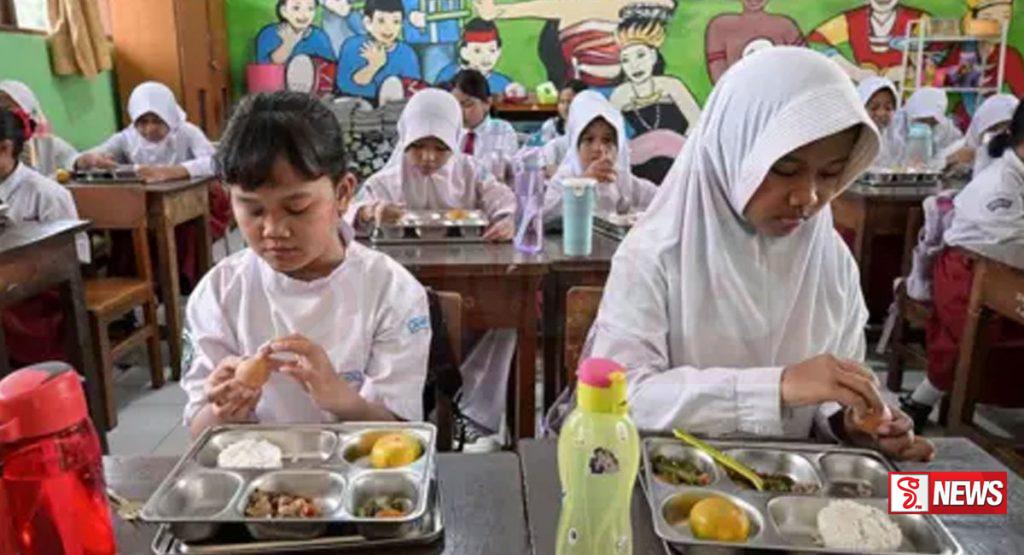 පාසල් දිවා ආහාරයක් නිසා සිසුන් දාහක් රෝහලේ – VIDEO –