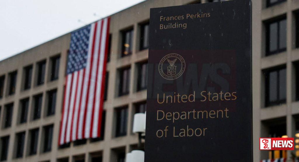 ඇමරිකාවේ රාජ්ය සේවකයින් තොග පිටින් ඉල්ලා අස් වෙයි