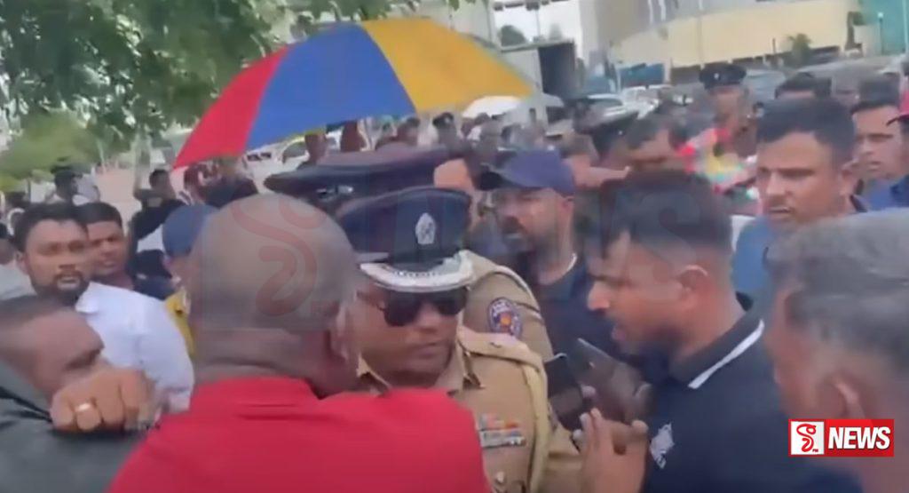 විශ්රාමික රණවිරුවන් සහ පොලිසිය අතර උණුසුම් තත්වයක් – VIDEO –