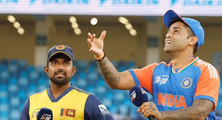 භාරතයට එරෙහි තරගයේ කාසියේ වාසිය ශ්රී ලංකාවට