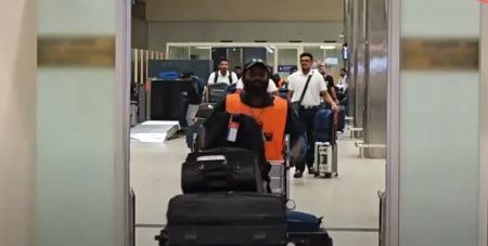 ශ්රී ලංකා ක්රිකට් කණ්ඩායම අද අළුයම දිවයිනට