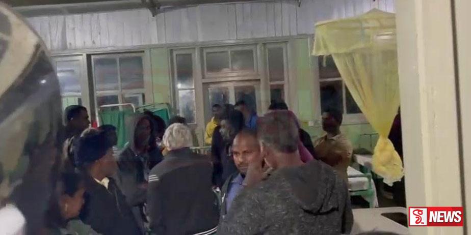 රෝහල තුළ නොසන්සුන් වූ වතු කම්කරුවන් පාලනයට පොලිසිය පැමිණෙයි