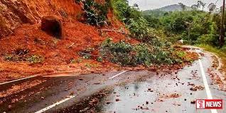 ප්රදේශ  කිහිපයකට නායයෑමේ පූර්ව අනතුරු ඇඟවීමක්