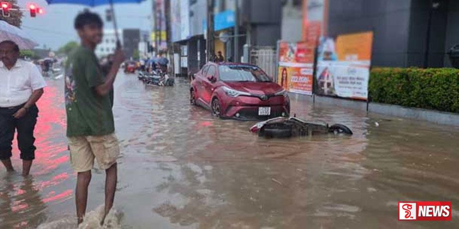 ගාල්ලේ මාර්ග රැසක් ජලයෙන් යටවෙයි