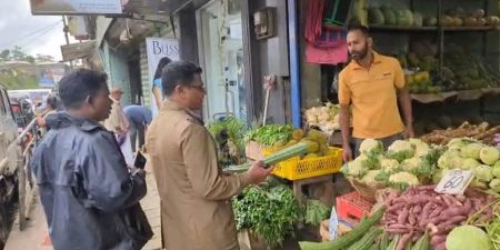 හැටන් නගරයේ පදික වෙළෙඳුන් ඉවතට