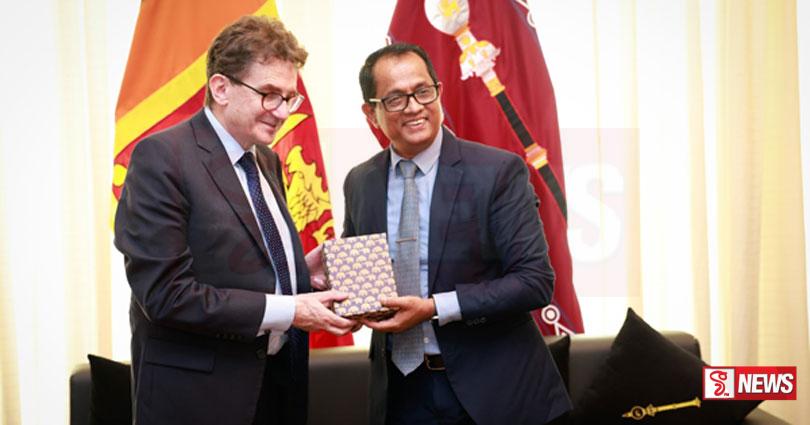 නවසීලන්ත මහ කොමසාරිස් සහ කථානායක අතර හමුවක්