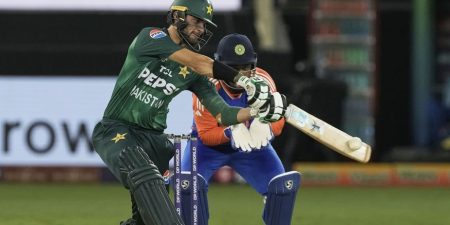 ඉන්දියාවට ලකුණු 128ක ඉලක්කයක්