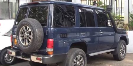 පොලිස් ජීප් රථය පැහැරගත් සැකකරු පොලිසියට භාරවෙයි