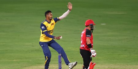 කාසියේ වාසිය ලංකාවට – පන්දුවට පහරදීමට හොංකොං පිටියට