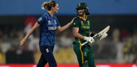 අවසන් මහා තරගයට යන්න එංගලන්තයට 320ක ඉලක්කයක්