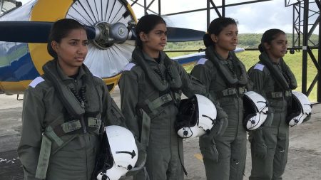 ආධුනික ගුවන් භට බඳවාගැනීම පිළිබඳව දැනුම්දීමක්