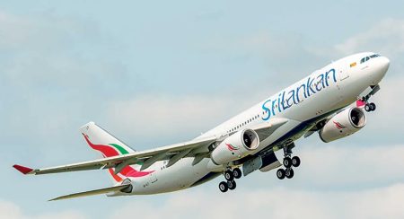 ගුවන්යාන 03ක් මත්තලින් හරවා යවයි