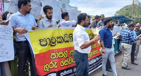 ඉල්ලීම් මුල් කර ගනිමින් හෙට සත්යග්රහයක්