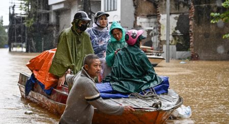 අයහපත් කාලාගුනයෙන් වියට්නාමයට දැඩි බලපෑම්