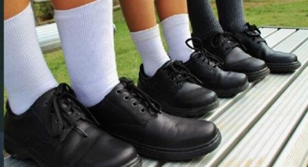 පාසල් සිසුන්ට පාවහන් ලබා දීමට රජයෙන් නව වැඩපිළිවෙලක්