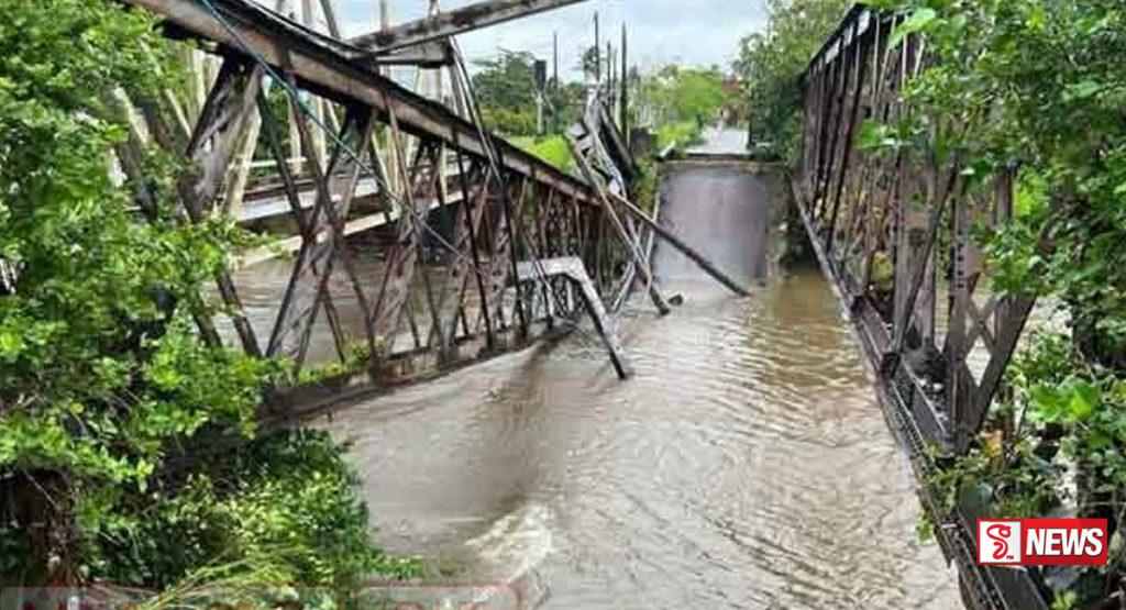 බෙන්තර පැරණි පාලම කඩා වැටෙයි