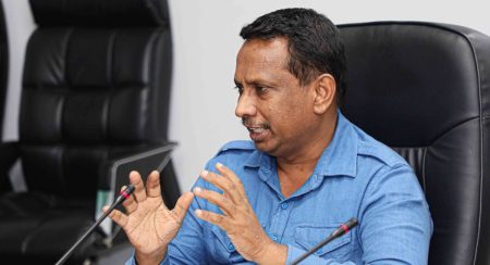 විපක්ෂ කණ්ඩායම් තියුණු උත්සහයක -සමන්ත විද්යාරත්න