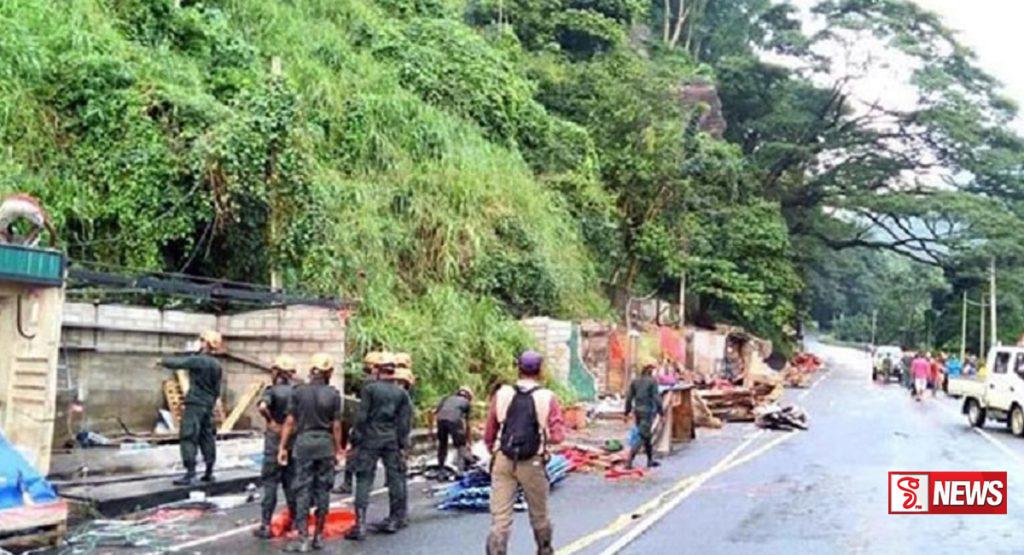 කඩුගන්නාව ප්රදේශයෙන් කොළඹ – නුවර මාර්ගයට පස් කඳු කඩාවැටීමක්