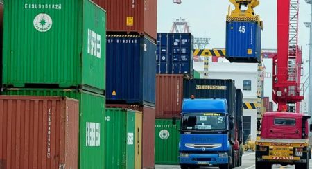 රේගුව අපේක්ෂිත අදායම 117% ඉක්මවයි