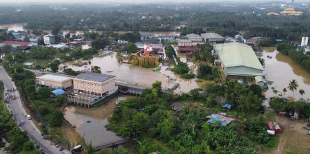 අඹතලේ ගංවතුර පාලන වේල්ල පිටාර ගැලීමේ අවදානමක