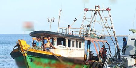 නාවික හමුදා බාරයට ගත් බහුදින යාත්රාවෙන් හමුවූ දේ