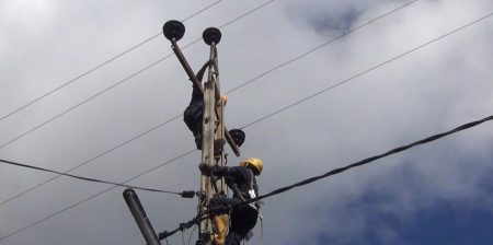 ශ්රීපාද වන්දනාවාරය ඇරඹීමට පෙර විදුලි බලමණ්ඩලය වැඩට බහියි