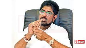 කෙහෙළිය, බිරිඳ සහ දියණිය අල්ලස් කොමිසමට