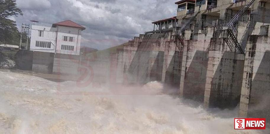 දැදුරු ඔය ජලාශයේ සහ තබ්බෝව ජලාශයේ වාන් දොරටු අරියි