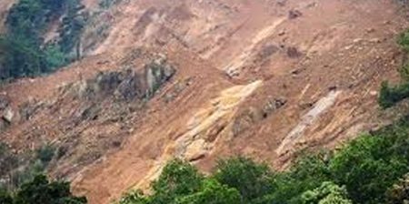 හසලක සහ දේදුගල නායයම් දෙකක් – පහක් මරුට – පිරිසක් අතුරුදන්