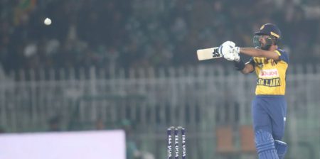 ශ්රී ලංකාව 128කට දැවී යයි