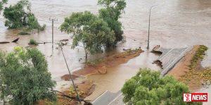 අනුරපුර සහ නුවරඑළිය නගරවලට යන එන සියලු පාරවල් අවහිරයි