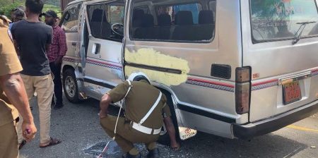 වෑන් ලොරි ගැටී සිසුන් දෙදෙනෙක් සහ ගුරුවරයෙකුට තුවාල